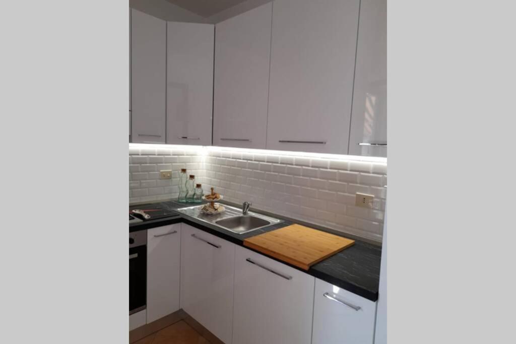 Casa Dori Apartment เวียเรจโจ ภายนอก รูปภาพ